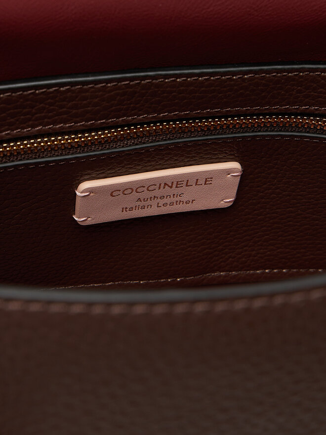 Coccinelle Сумка Coccinelle T8A Coccinelledouble Beat E1 T8A 18 02 01 Коричневий