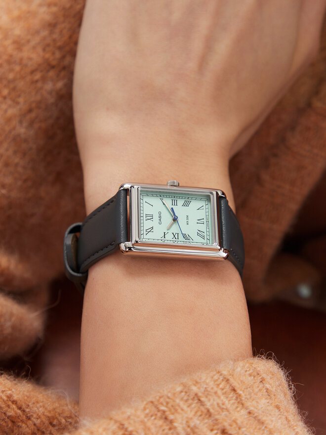 Casio Часовник Casio Classic LTP-B165L-2BVEF Сив