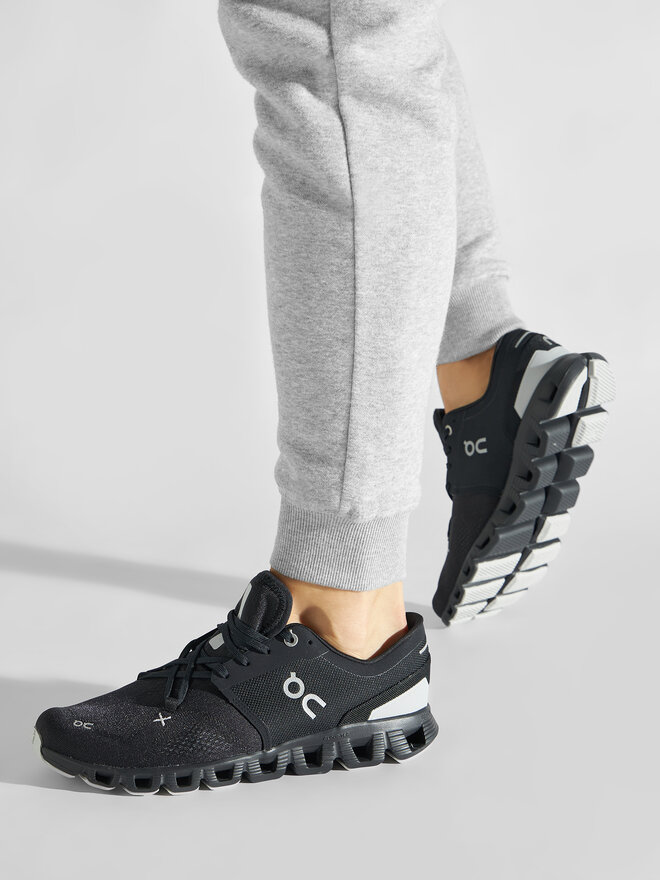 On Laufschuhe On Cloud X 3 6098705 Schwarz