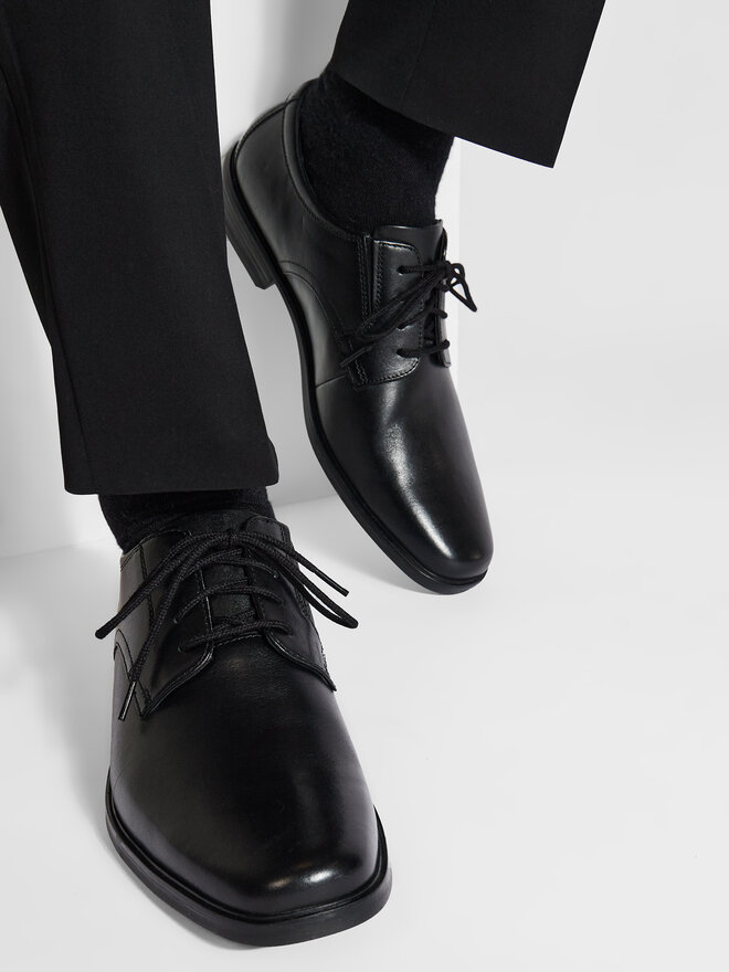 Clarks Īsi apavi Clarks Howard Walk 261612857 Melns