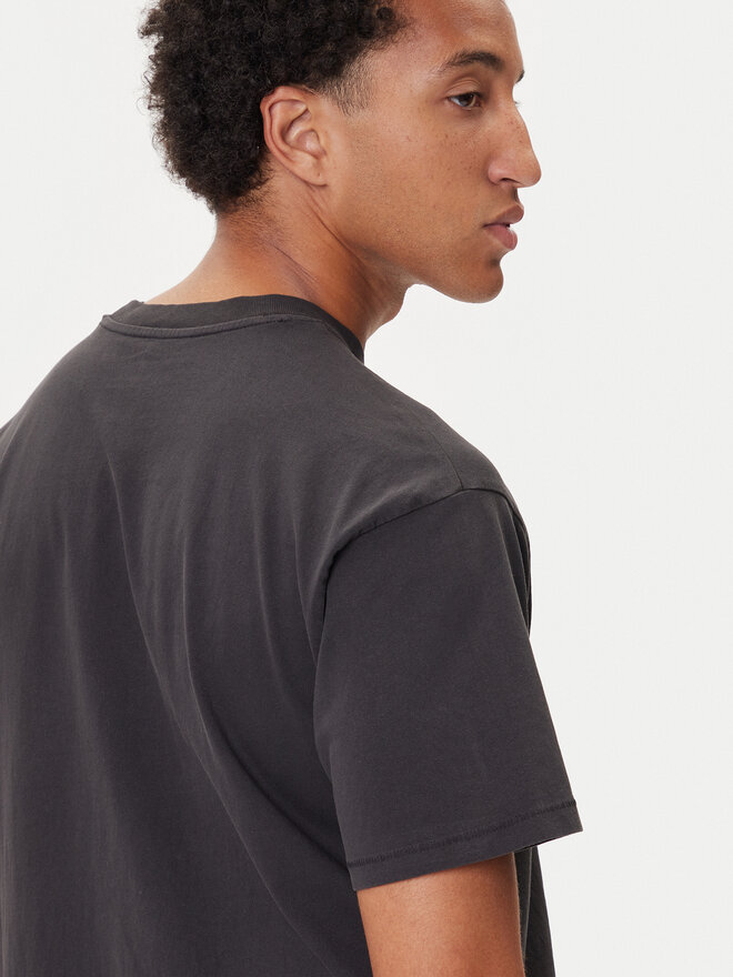 Levi's® Levi's® Marškinėliai Red Tab™ A0637-0001 Juoda Boxy Fit