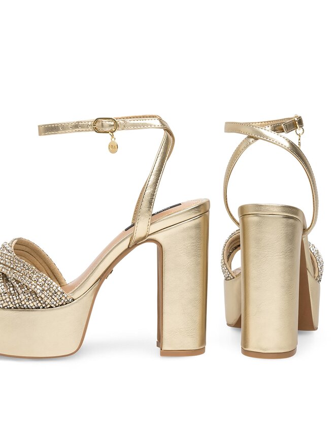 Nine West Sandalen Nine West WFA2736-1 Goldfarben