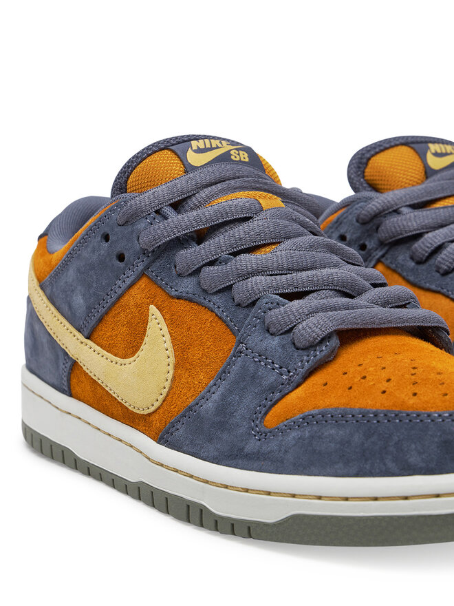 Nike Sneakersy Nike Sb Dunk Low Pro HF3063 002 Pomarańczowy