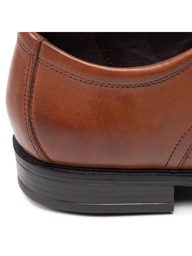 Clarks Półbuty Clarks Howard Walk 261620177 Brązowy