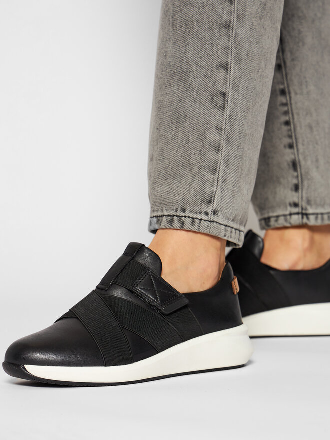 Clarks Snīkeri Clarks Un Rio Strap 261456144 Melns