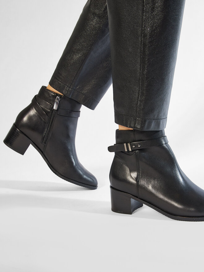 Botki Clarks Poise Freya 261360064 Czarny eobuwie .pl