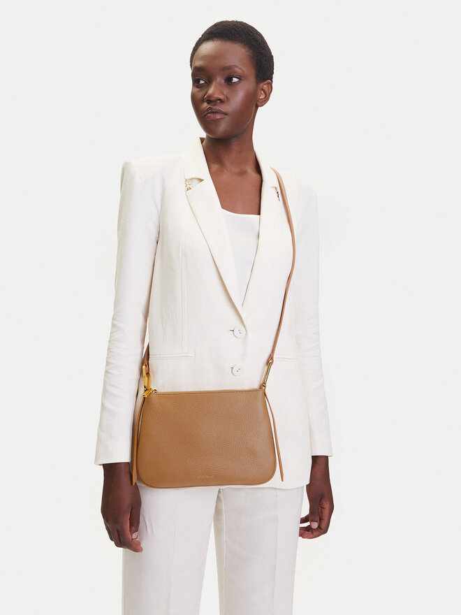 Coccinelle Handtasche Coccinelle E5 MQF 55 02 01 Braun