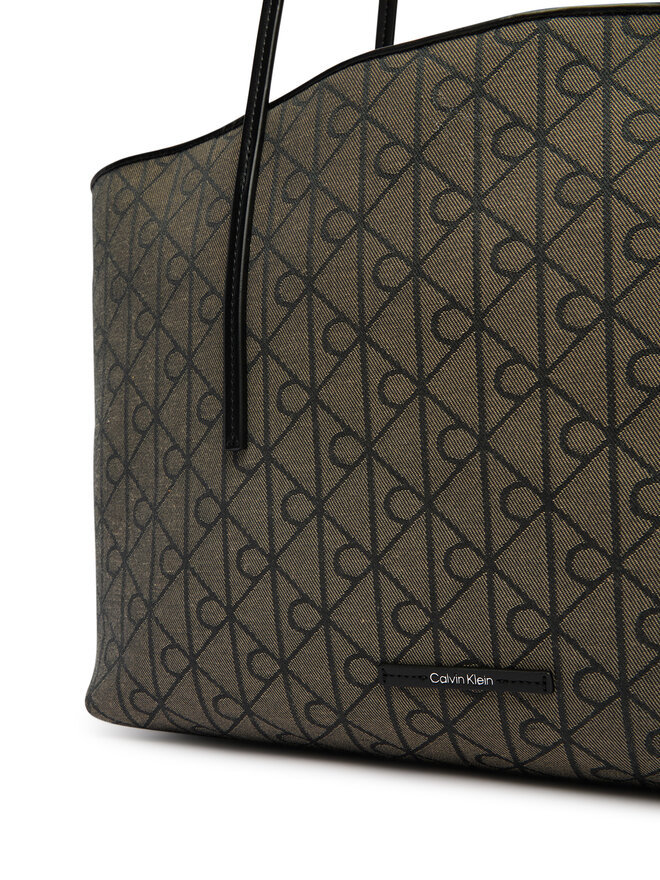 Calvin Klein Handtasche Calvin Klein Emblem Trio Pebble Shoulder Bag LV04F3750G Braun