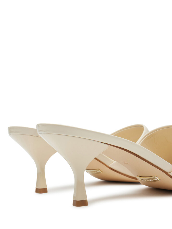 Guess Klapki Guess FLJLUS PAF03 Écru