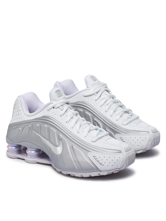 Nike Sneakersy Nike Shox R4 HF5076 100 Srebrny
