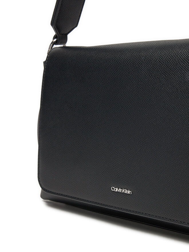 Calvin Klein Soma Calvin Klein Ck Must Top Handle Bag_Caviar K60K613085 Melns