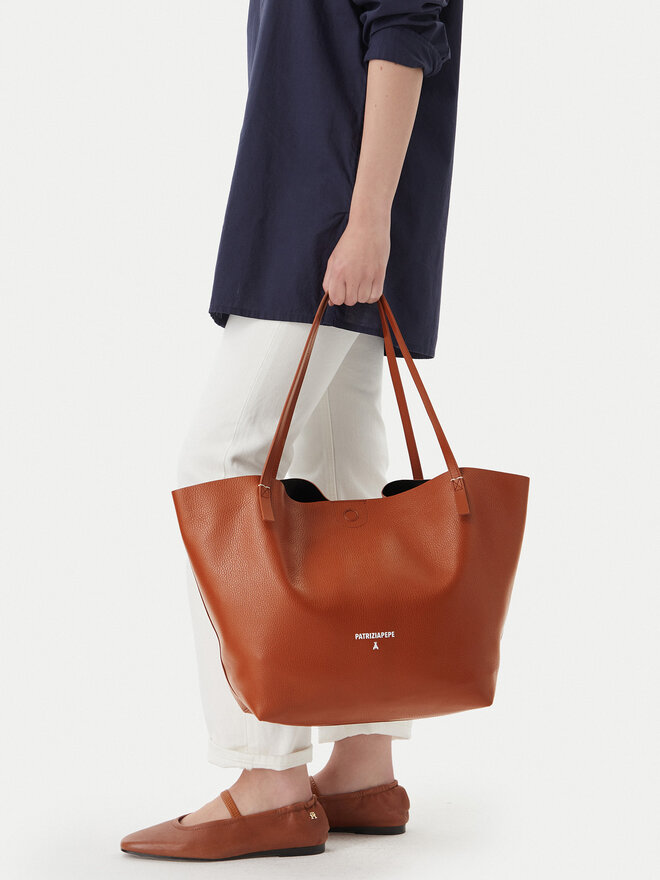 Patrizia Pepe Handtasche Patrizia Pepe 2B0130/L148-B111 Braun
