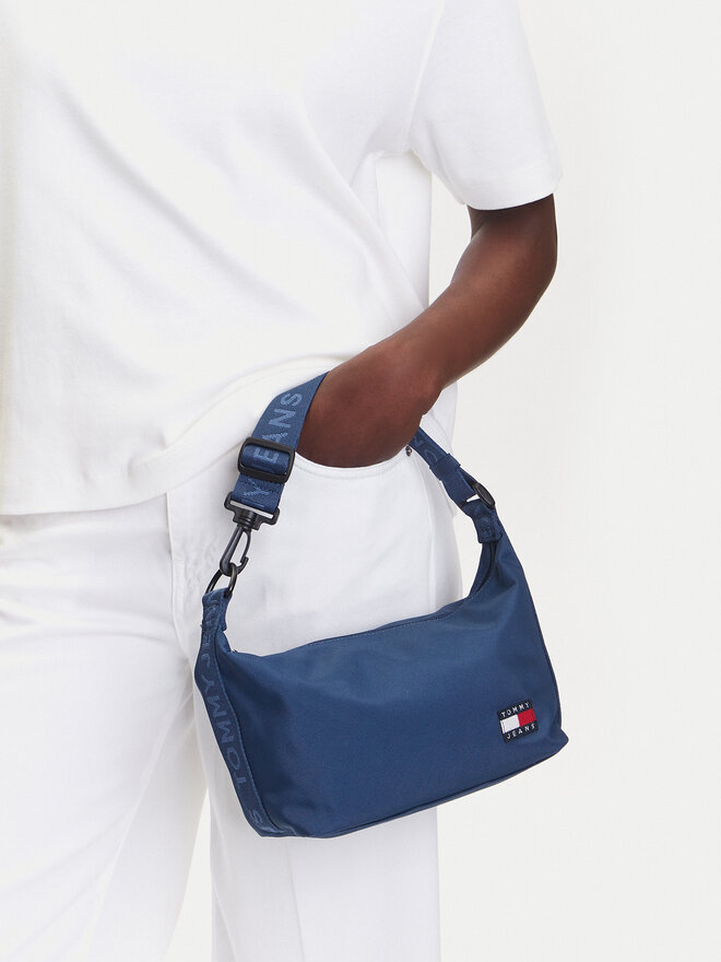 Tommy Jeans Ročna torba Tommy Jeans Tjw Ess Daily Shoulder Bag AW0AW17287 Mornarsko modra