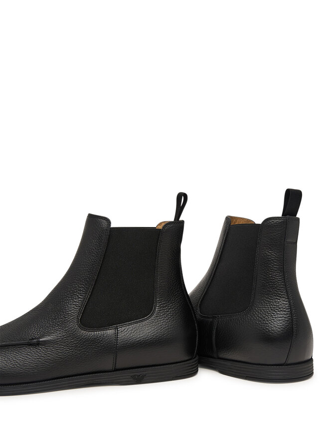Emporio Armani Челсі Emporio Armani EM006203 AF28416 UC001 Чорний