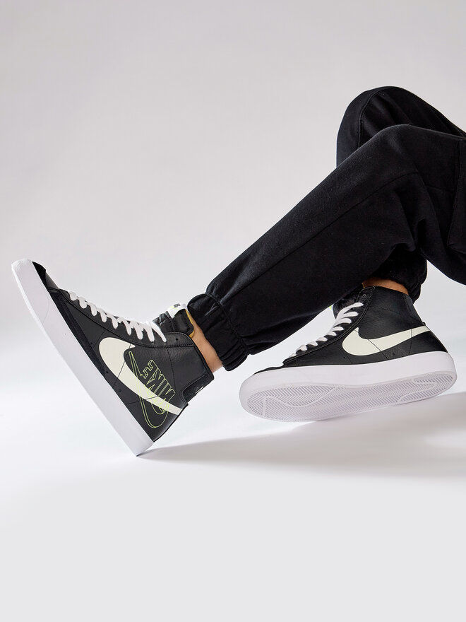Nike Zapatillas Nike Blazer Mid '77 DA4651 001 Negro