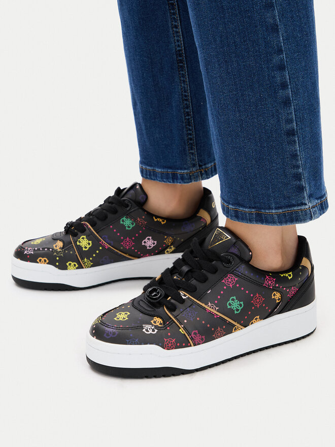 Guess Sneakers Guess FLPMAY FAL12 Schwarz