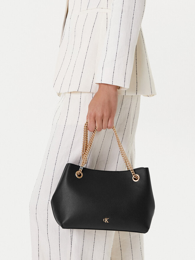 Calvin Klein Ročna torba Calvin Klein Minimal Monogram Shoulder Bag Wi LV04F3205G Črna