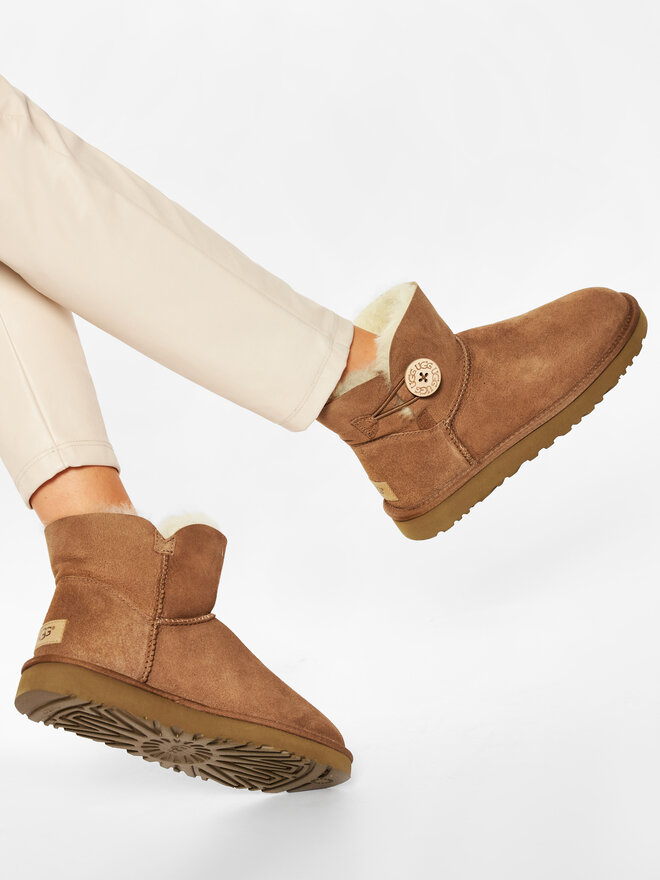 Ugg Stivali da neve Ugg W Mini Bailey Button II 1016422 Marrone