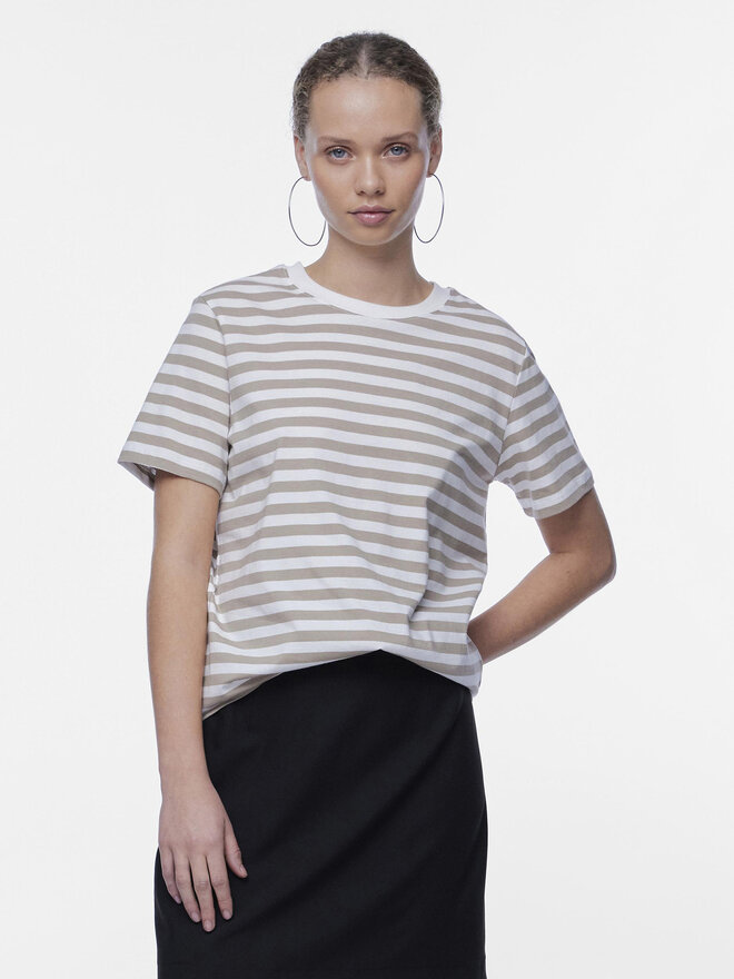 Pieces Pieces Marškinėliai Ria 17146339 Smėlio Regular Fit