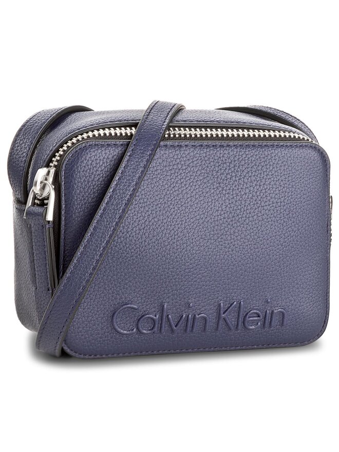 Sac a main Calvin Klein Edge Small Crossbody K60K604004 Bleu marine chaussures
