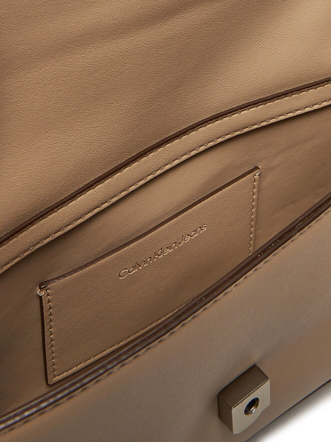 Calvin Klein Jeans Geantă Calvin Klein Jeans Sculpted Flap Shoulder Pouch25 LV04K3148G Bej