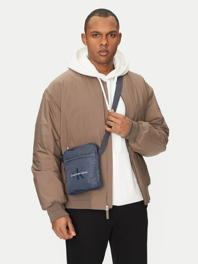 Calvin Klein Jeans Borsellino Calvin Klein Jeans Sport Essentials Reporter 18 LV04G3000G Blu scuro