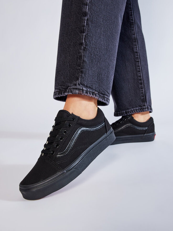Black van sneakers 2025