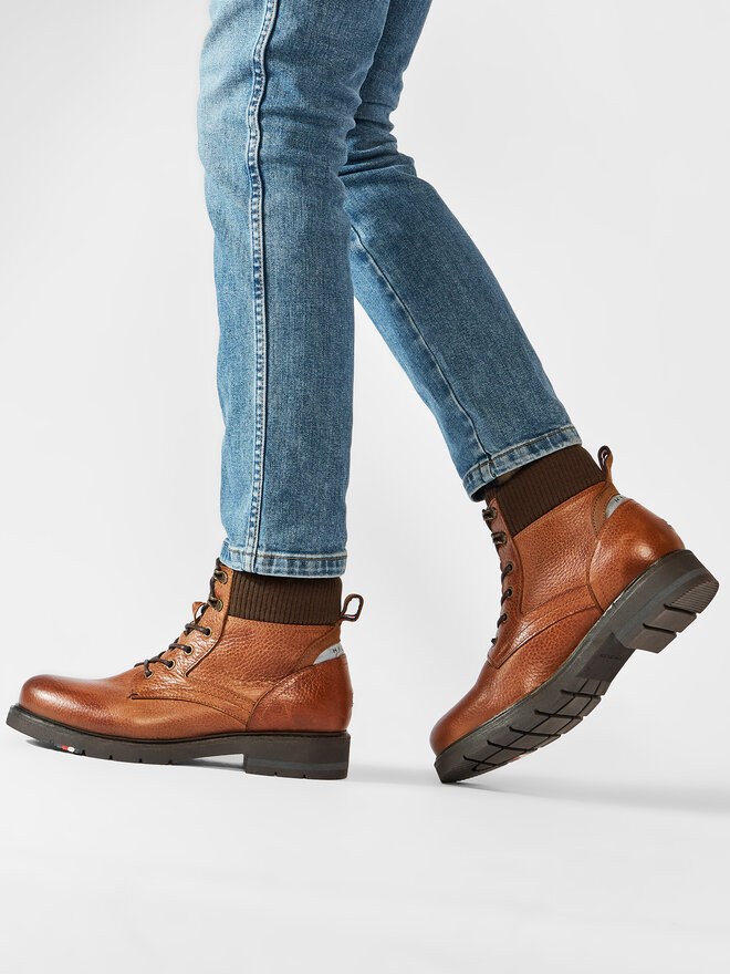 Tommy Hilfiger Zimski škornji Tommy Hilfiger Warm Corporate Mix Lace Boot FM0FM03774 Rjava