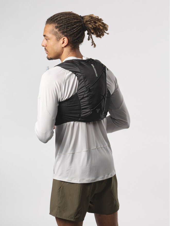 Salomon Běžecká vesta Salomon Active Skin 4 LC2178200 Černá