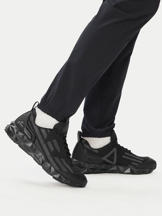 EA7 Emporio Armani Снікерcи EA7 Emporio Armani X8X217 XK433 MC061 Чорний