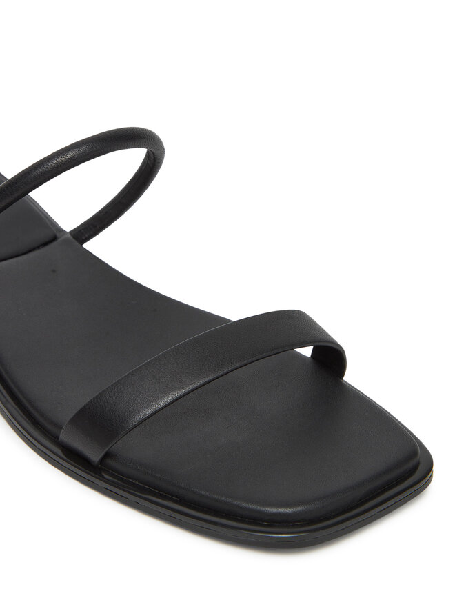 Calvin Klein Papucs Calvin Klein Flat Sandal Squared 2-Bar Lth HW0HW02532 Fekete