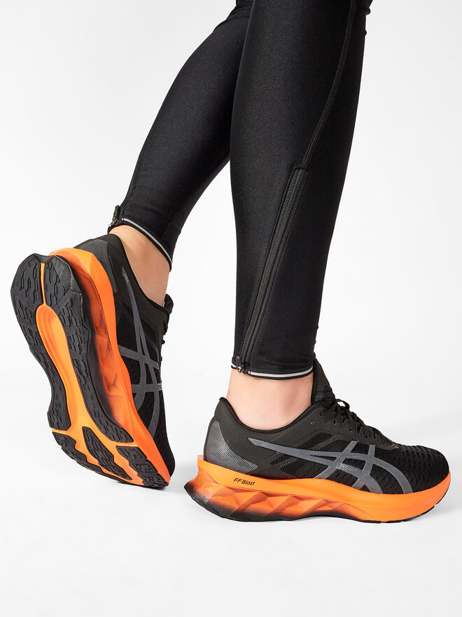 Asics Laufschuhe Asics Novablast 1011A681 Schwarz