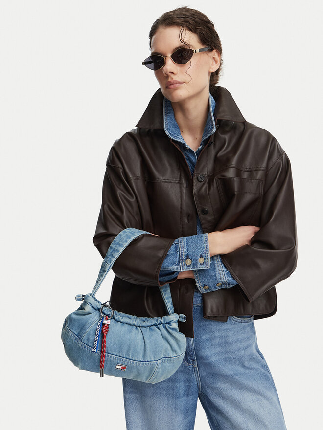 Tommy Jeans Handtasche Tommy Jeans Tjw Icon Charms Denim Shlder Bag AW0AW18883 Blau
