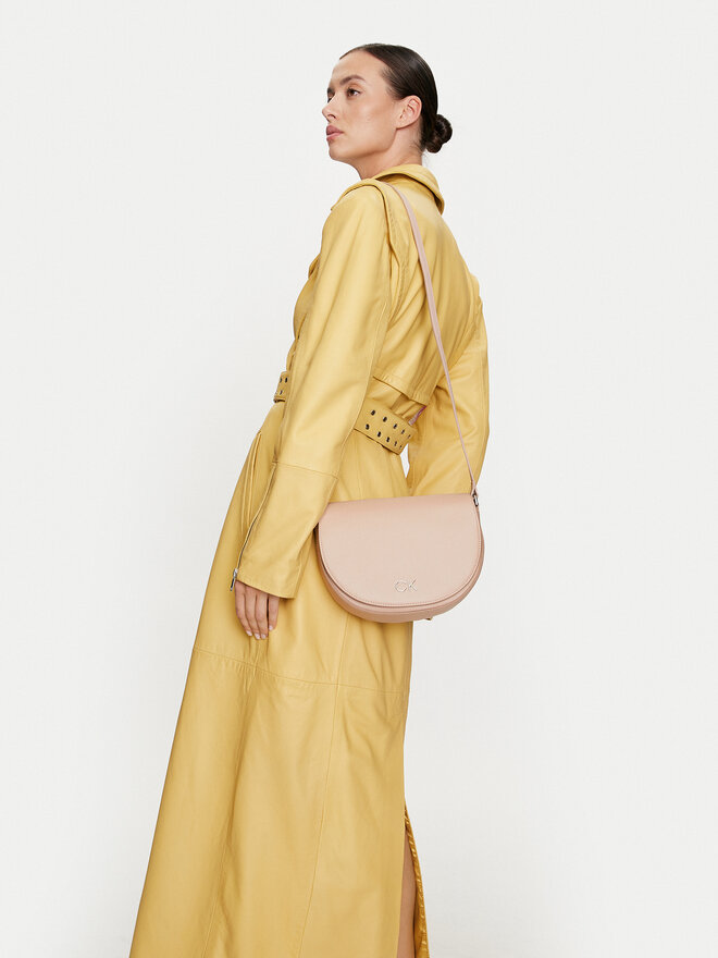 Calvin Klein Сумка Calvin Klein Ck Daily Saddle Bag_Pearlized K60K611883 Сірий