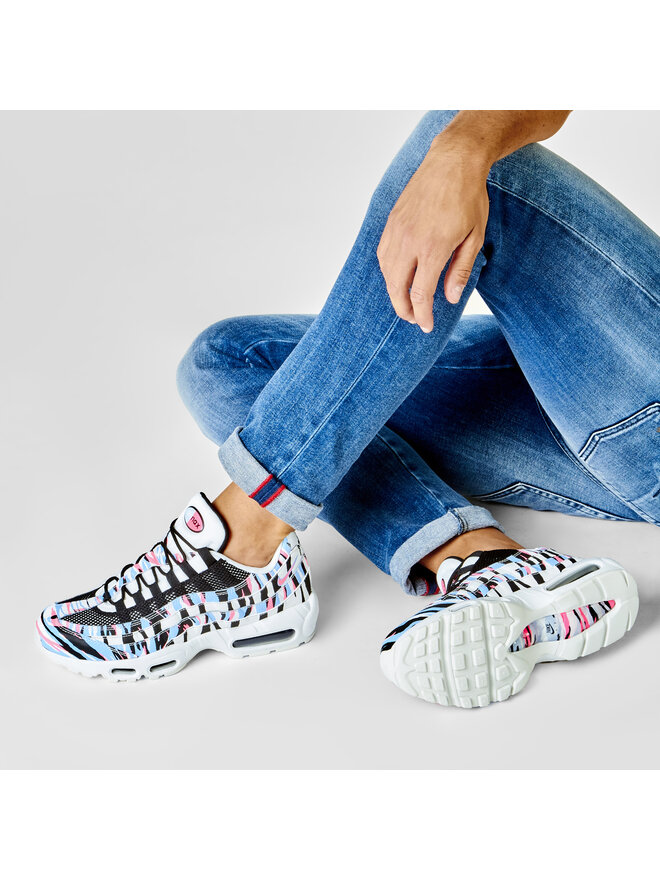 air max 95 korea on feet