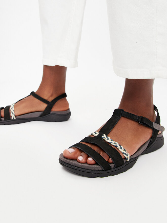 Clarks Sandali Clarks Amanda Tealite 26171125 Črna