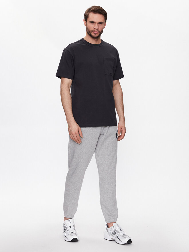 New Balance New Balance Marškinėliai Athletics Nature State MT23567 Juoda Relaxed Fit