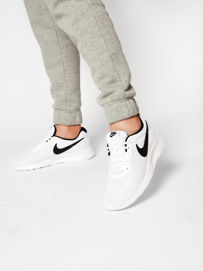 Nike Снікерcи Nike Tanjun 812654 101 Білий