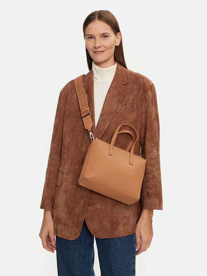 Calvin Klein Сумка Calvin Klein K60K612904 Коричневий