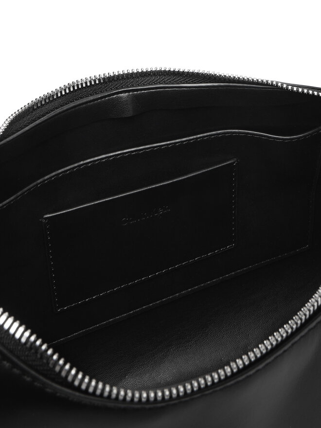 Calvin Klein Handtasche Calvin Klein Emblem Hw Lthr Shoulder Bag LV04F3262G Schwarz
