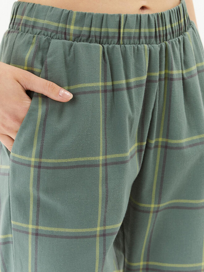 Triumph Triumph Pidžama hlače Mix & Match Tapered Trouser Flannel 01 X 10216530 Zelena Regular Fit