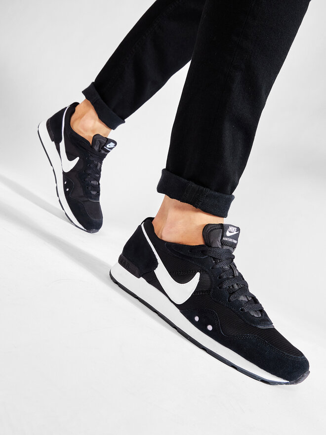 Nike Сникърси Nike Venture Runner CK2944 002 Черен