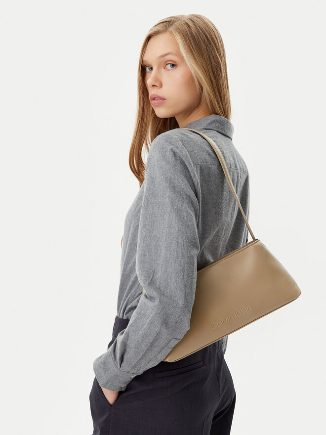 Calvin Klein Borsetta Calvin Klein Embossed Logo Shoulder Bag K60K612550 Beige