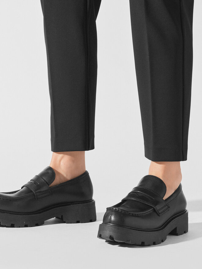Vagabond Shoemakers Лофери Vagabond Shoemakers Cosmo 2.0 5049-501-20 Чорний