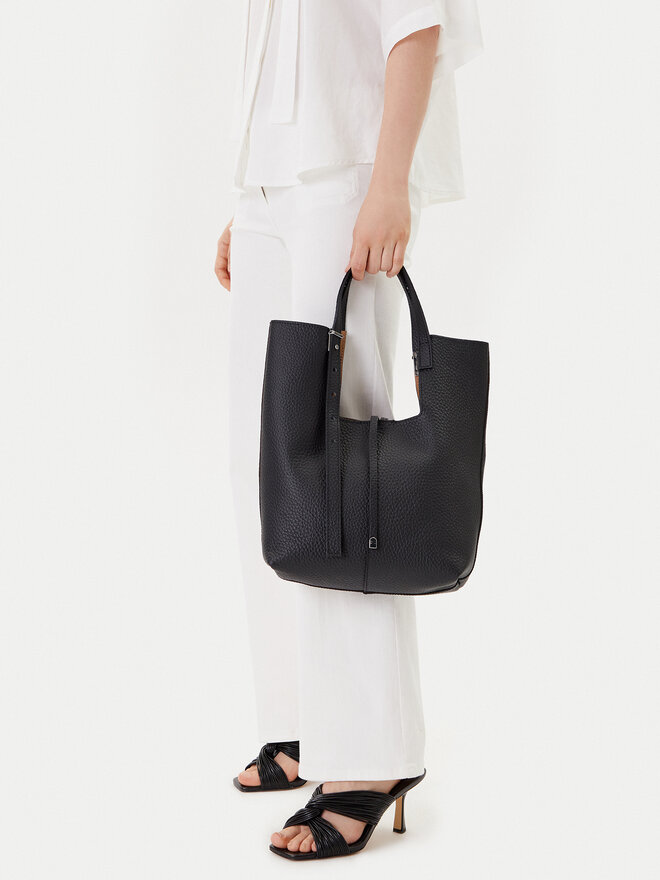 Gianni Chiarini Ročna torba Gianni Chiarini Ava BS 11315 RNGDBL Črna