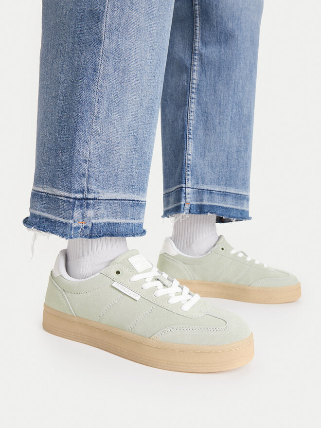 Guess Jeans Sneakers Guess Jeans V12-1219-25WC1051. Hellgrün