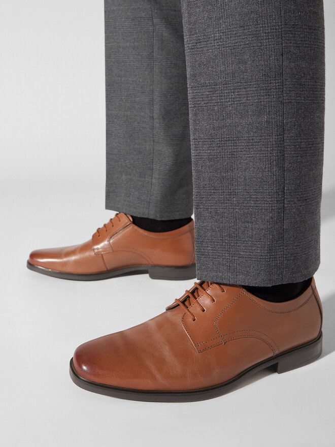 Clarks Półbuty Clarks Howard Walk 261620177 Brązowy