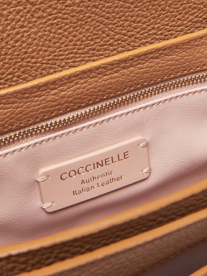 Coccinelle Kabelka Coccinelle E1 SSL 15 01 01 Hnědá