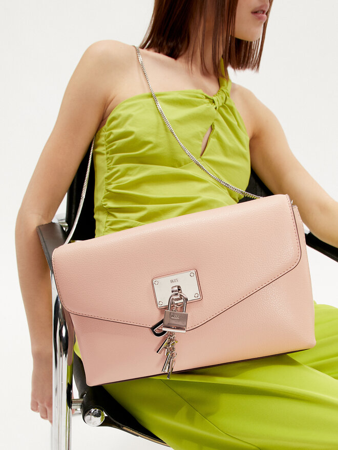 Handtasche DKNY Elissa chain Clutch R24GHV17 Rosa eschuhe.at