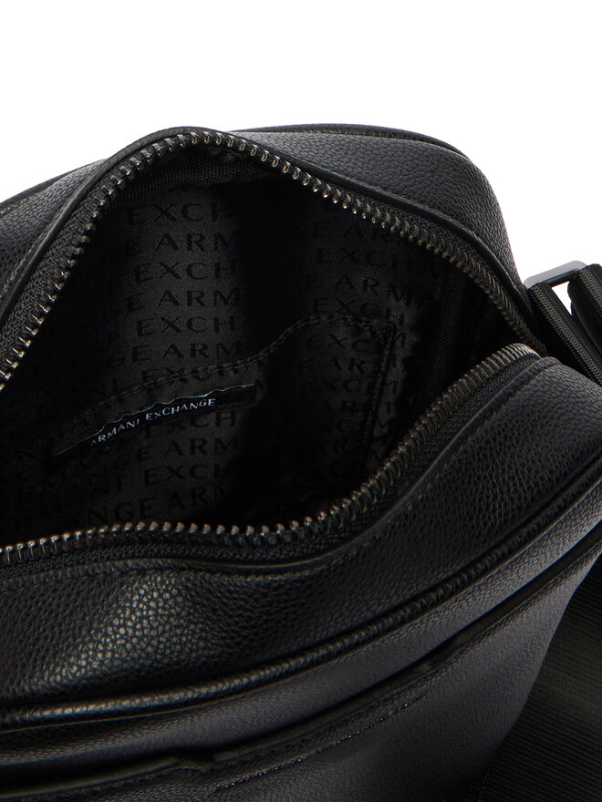 Armani Exchange Плоска сумка Armani Exchange XM002584 AF22651 UC001 Чорний